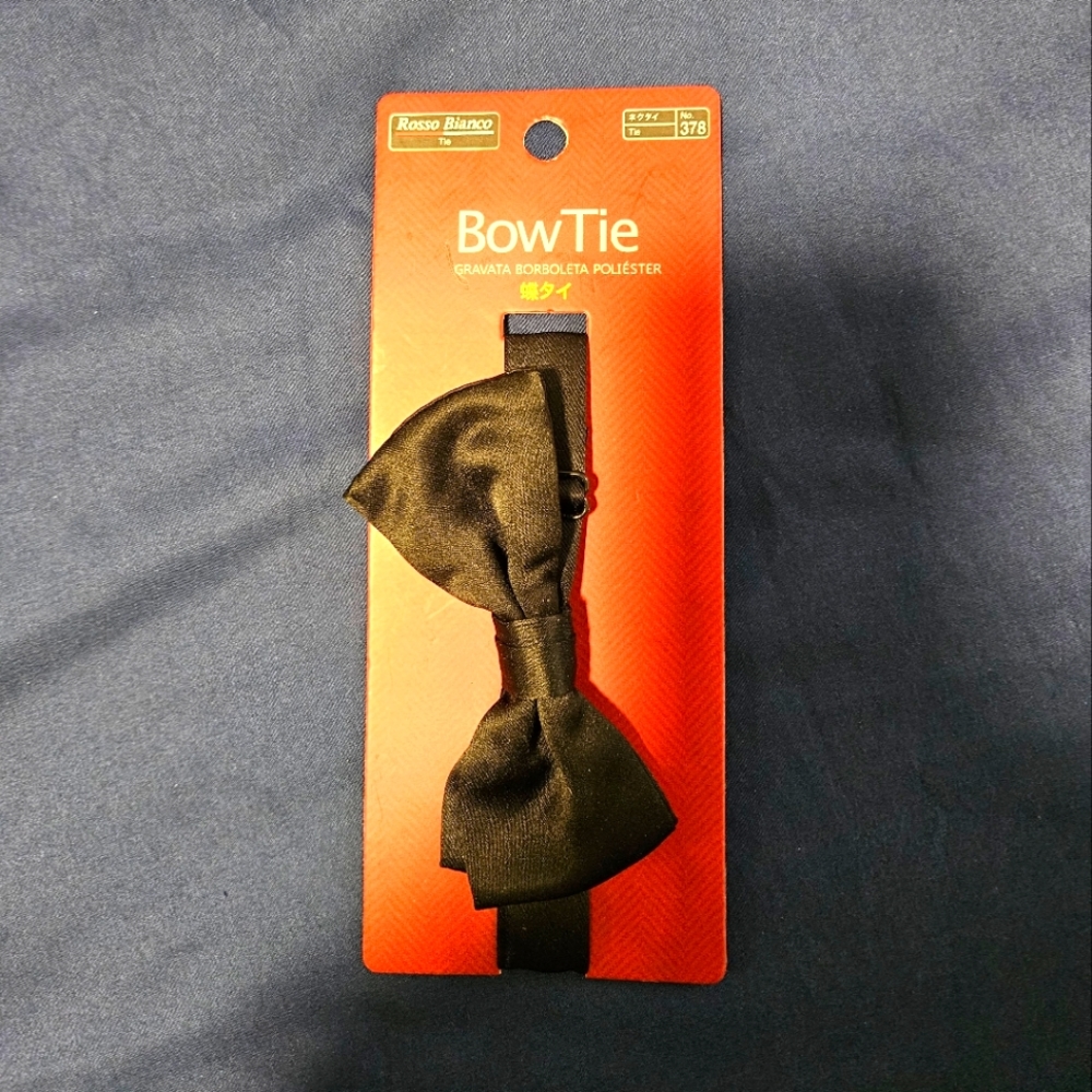 Black bow tie